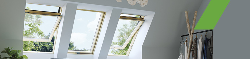 Fenêtre rotation rehaussée en bois et alu RAL7016 – FAKRO